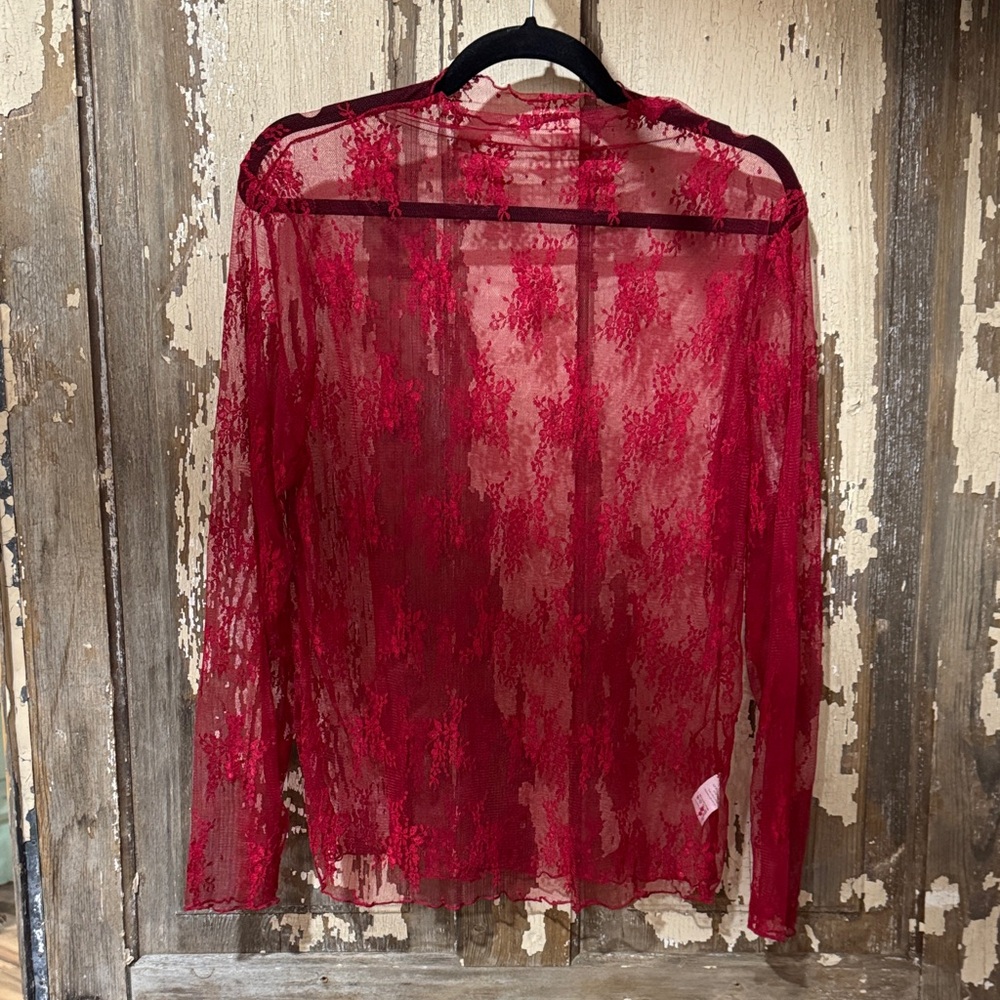 Lace layering shirt